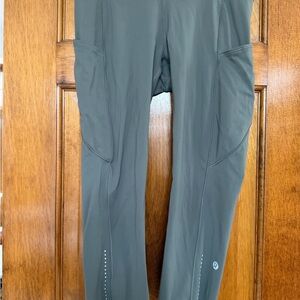 Lemon Womens Slate Green Performance Leggings